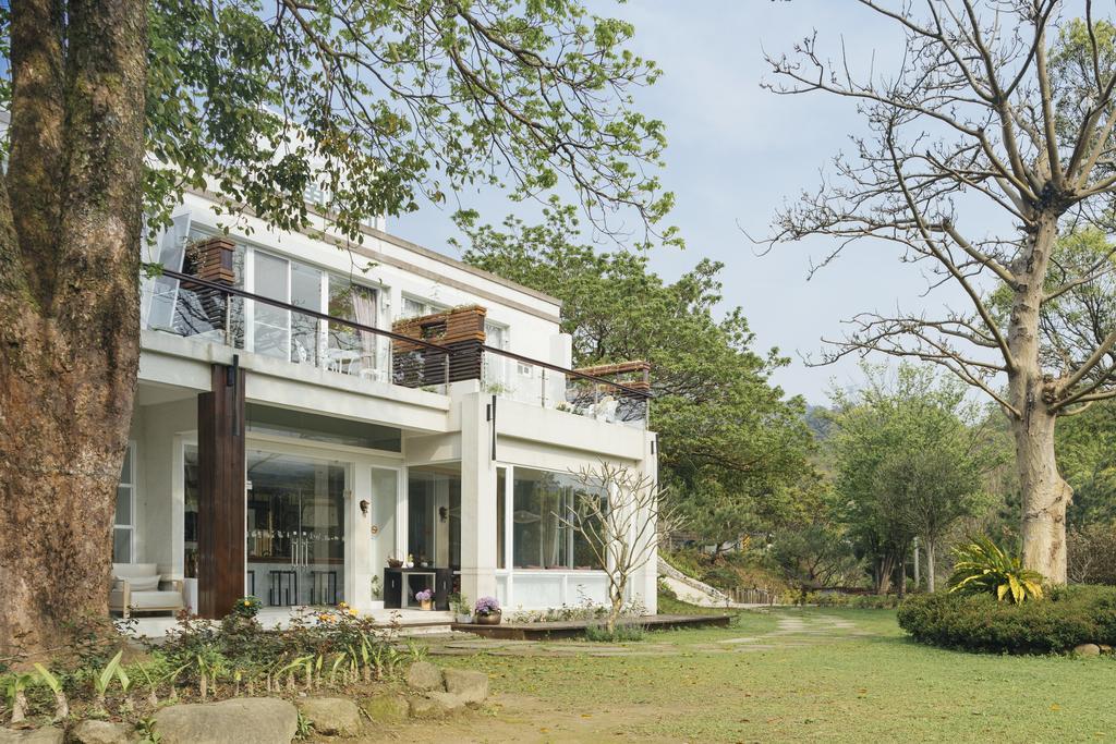 Around The Tree Manor Shitan Exterior foto